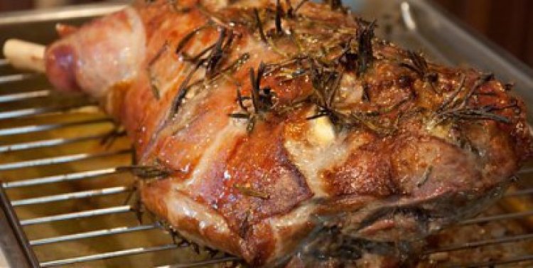 Cum să evităm excesele culinare de sărbători